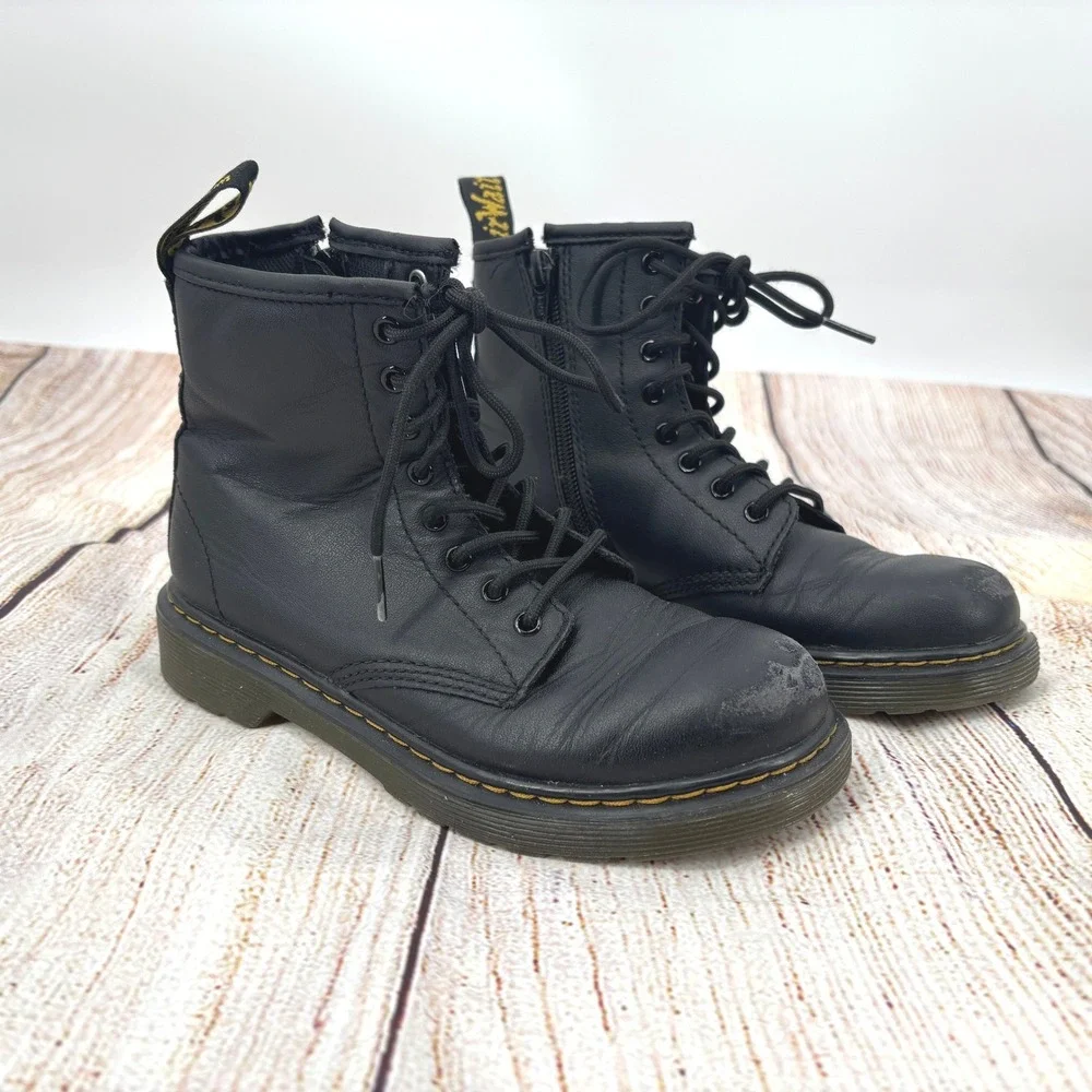 Dr. Martens Delaney Kids Black Leather 8-Eye Side Zip Combat Boots Size 2 US